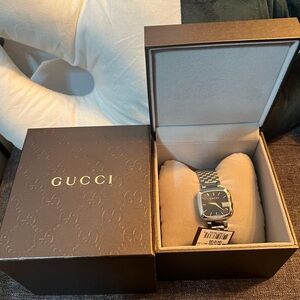 Brandnew Gucci Women’s watch